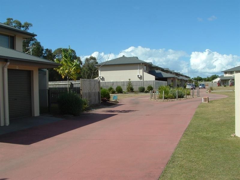 7/1 Ibis Boulevard, Eli Waters QLD 4655