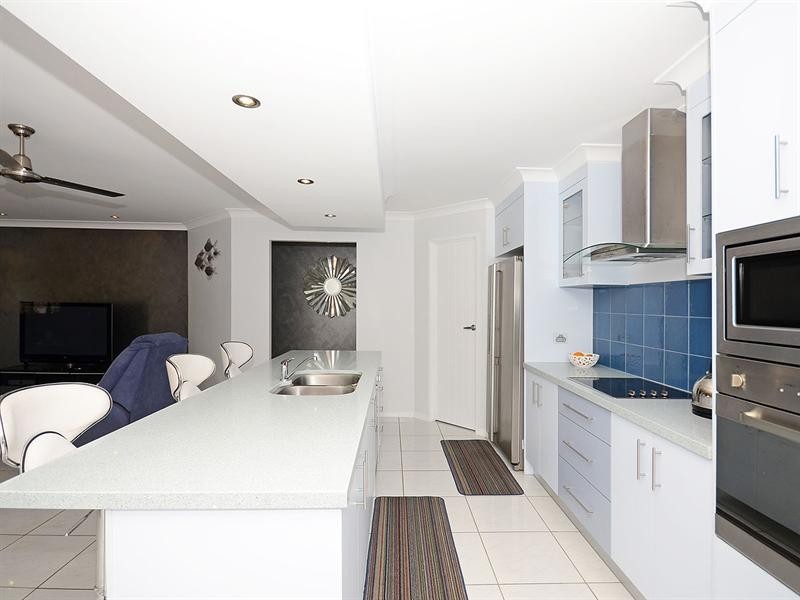 6 Seaway Parade, Toogoom QLD 4655
