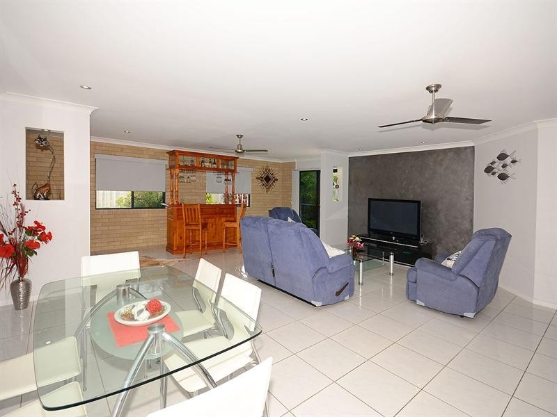 6 Seaway Parade, Toogoom QLD 4655