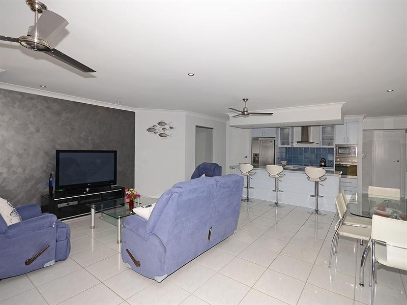 6 Seaway Parade, Toogoom QLD 4655