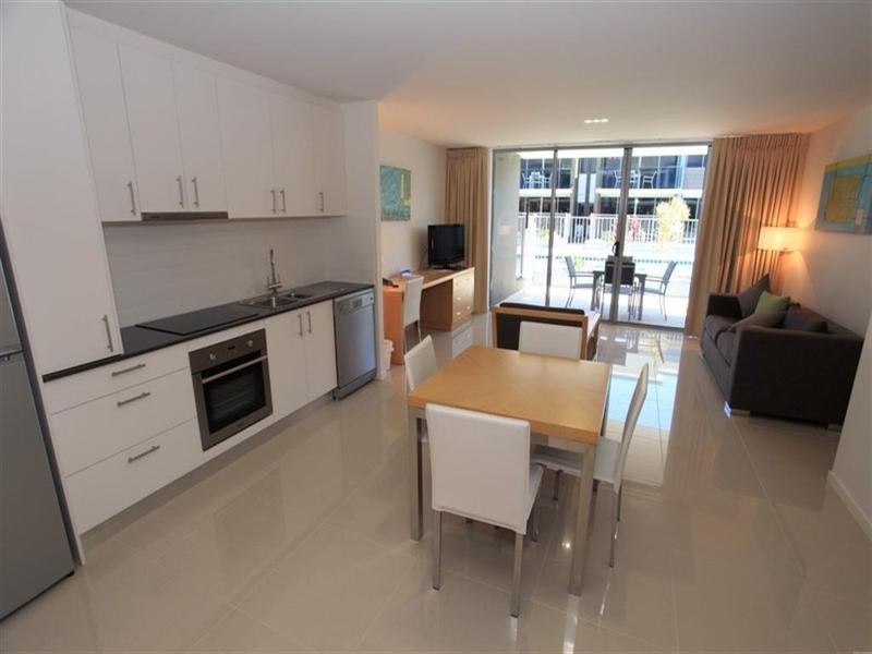 627 ESPLANADE, Urangan QLD 4655