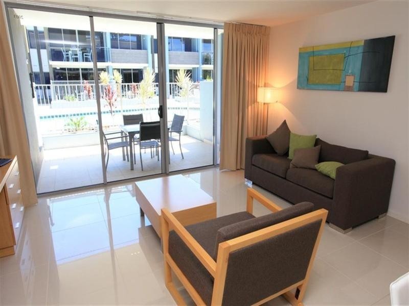 627 ESPLANADE, Urangan QLD 4655