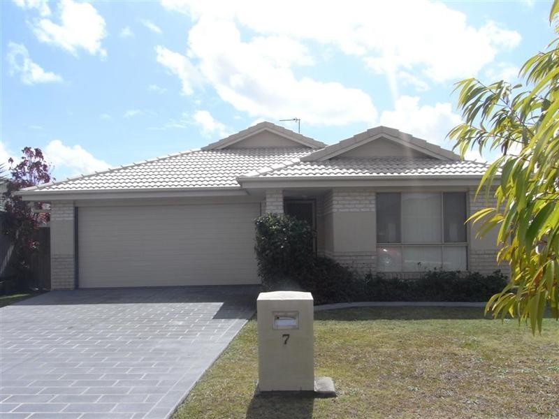 7 Teresa Street, Nikenbah QLD 4655