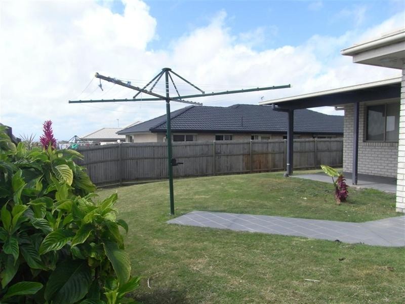 7 Teresa Street, Nikenbah QLD 4655
