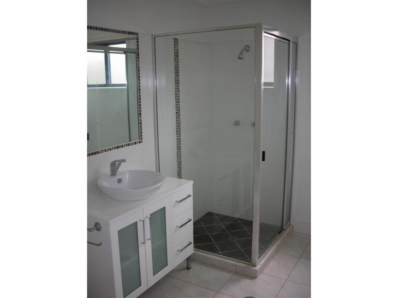 195 Charlton Esplanade, Point Vernon QLD 4655