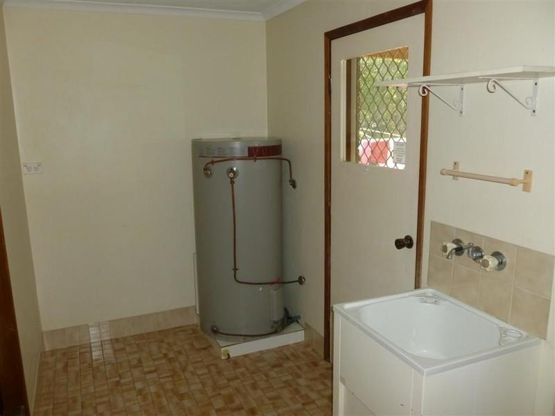 11 matthew, Urangan QLD 4655
