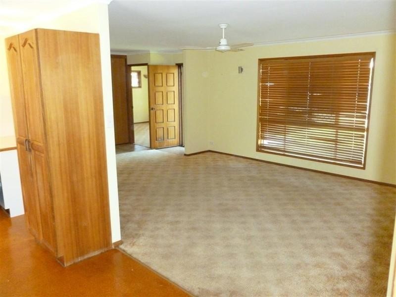 11 matthew, Urangan QLD 4655