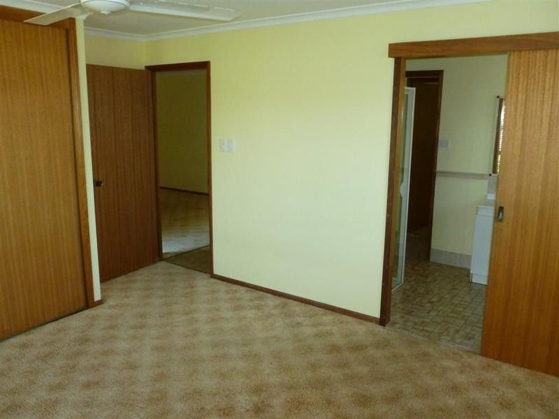 11 matthew, Urangan QLD 4655