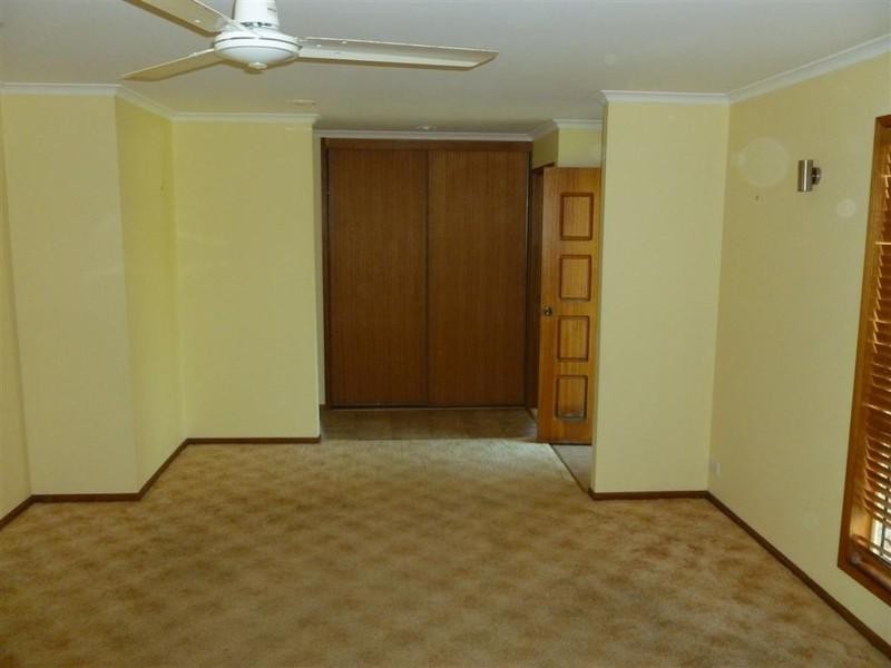 11 matthew, Urangan QLD 4655