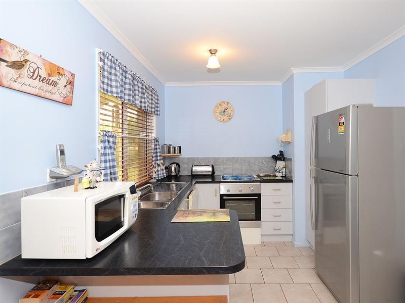 18 Warrego Drive, Point Vernon QLD 4655