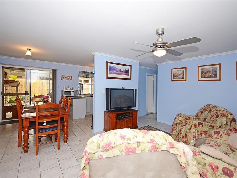 18 Warrego Drive, Point Vernon QLD 4655