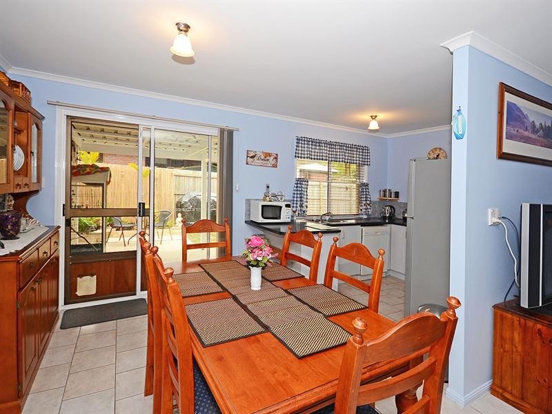 18 Warrego Drive, Point Vernon QLD 4655