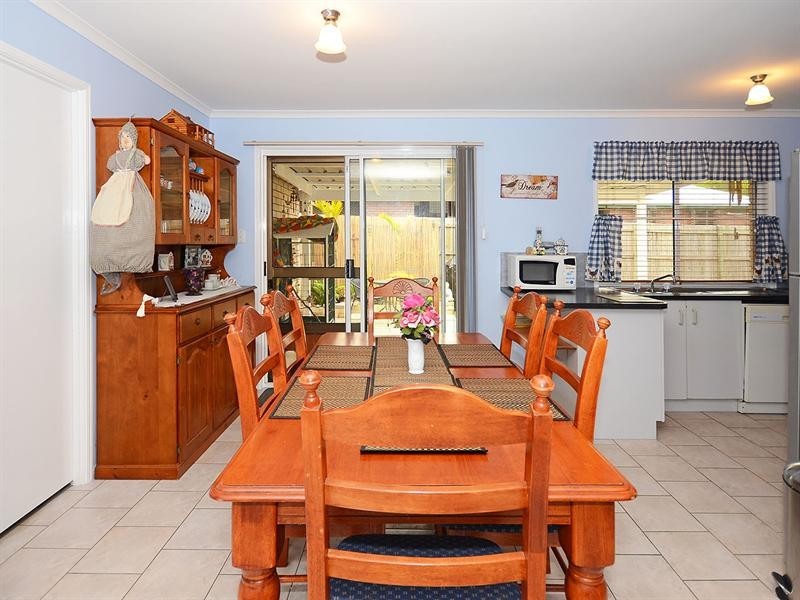 18 Warrego Drive, Point Vernon QLD 4655