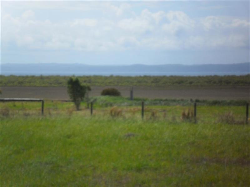 8 Tranquility Court, River Heads QLD 4655