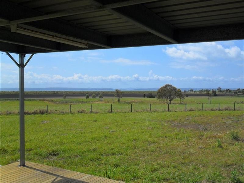 8 Tranquility Court, River Heads QLD 4655