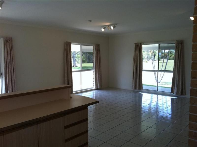 83 Beck Road, Urangan QLD 4655