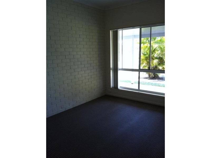 83 Beck Road, Urangan QLD 4655