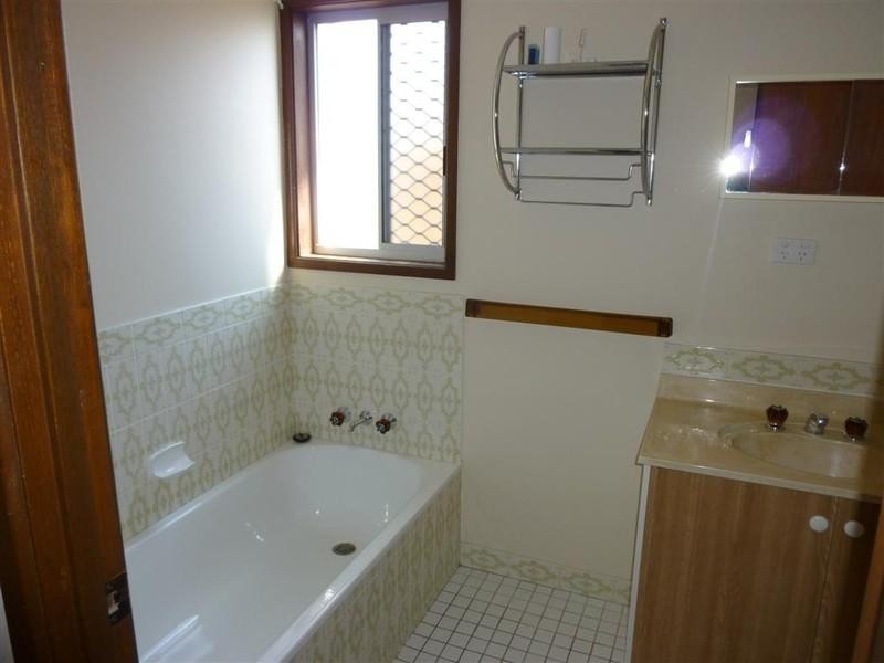 5 GREVILLEA, Kawungan QLD 4655