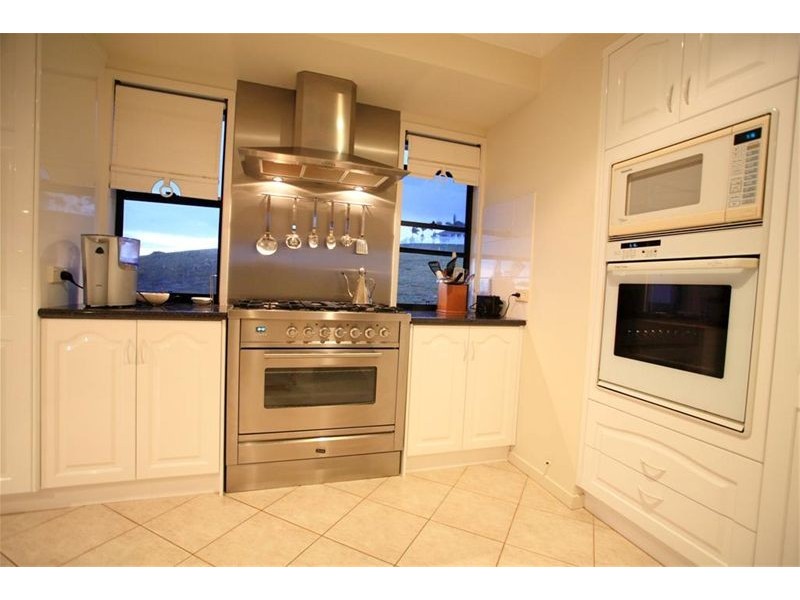 16 Swissalp Drive, Urraween QLD 4655