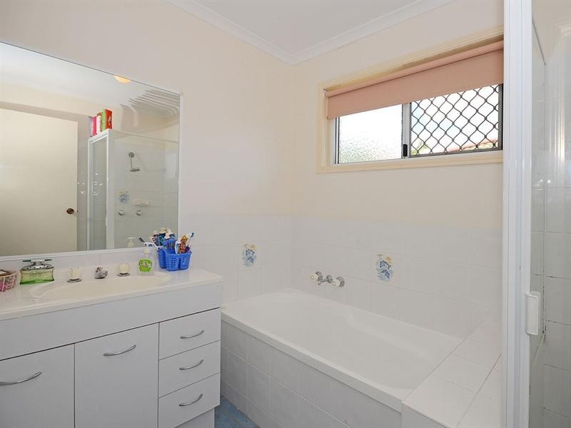212 Pulgul Street, Urangan QLD 4655