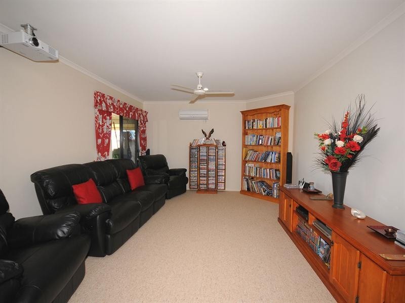 15 Kingston Court, Point Vernon QLD 4655