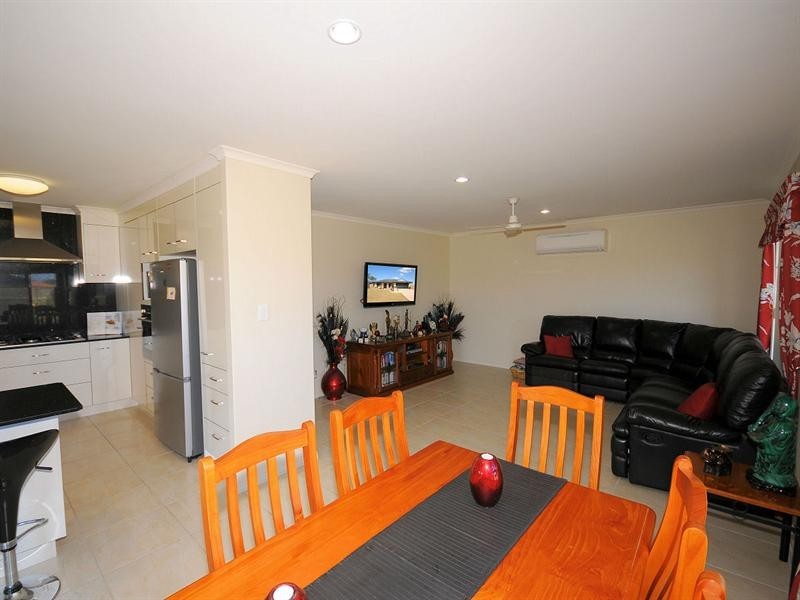 15 Kingston Court, Point Vernon QLD 4655