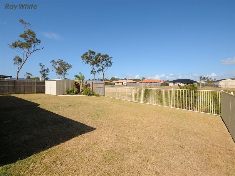 15 Kingston Court, Point Vernon QLD 4655