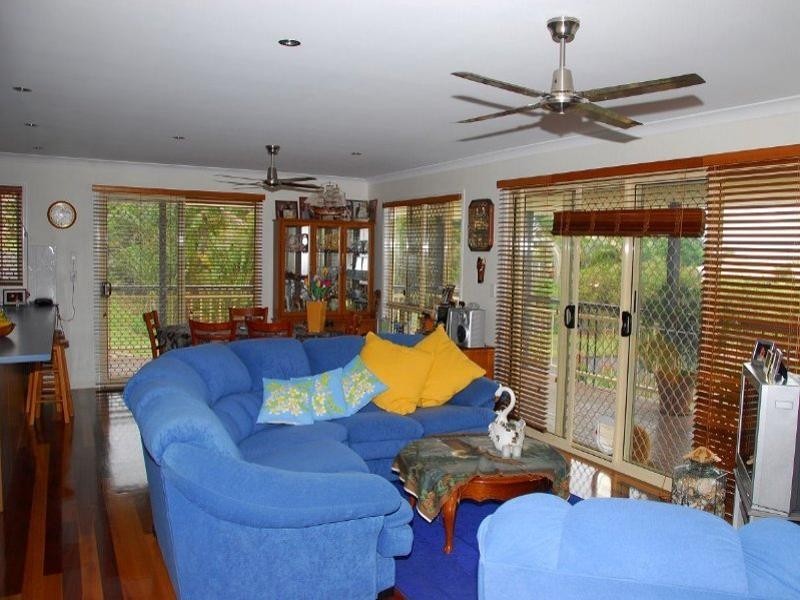 8 Anderson Avenue, Urraween QLD 4655