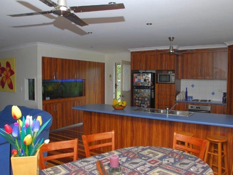 8 Anderson Avenue, Urraween QLD 4655