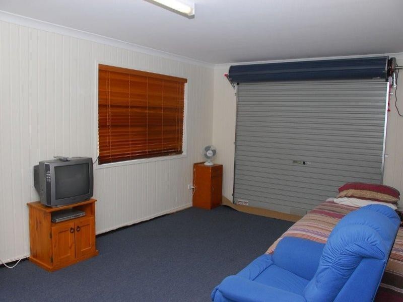 8 Anderson Avenue, Urraween QLD 4655