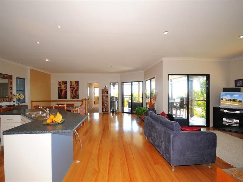 6 Baunfiend Court, Urraween QLD 4655