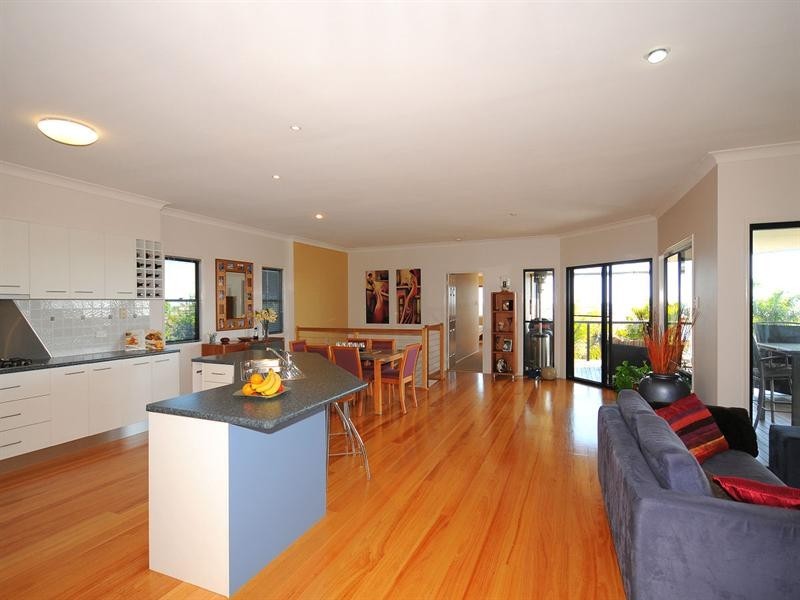 6 Baunfiend Court, Urraween QLD 4655