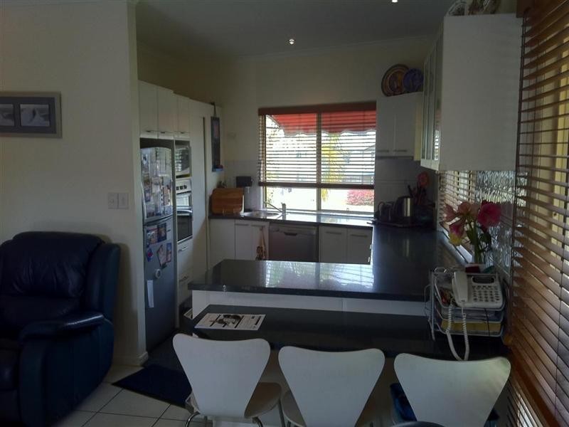 1/457 Charlton Esplanade, Torquay QLD 4655