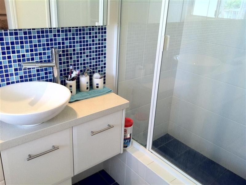 1/457 Charlton Esplanade, Torquay QLD 4655