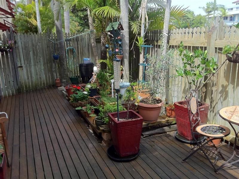 1/457 Charlton Esplanade, Torquay QLD 4655