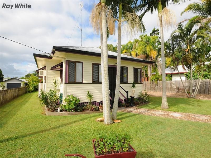 73 Dayman Street, Urangan QLD 4655