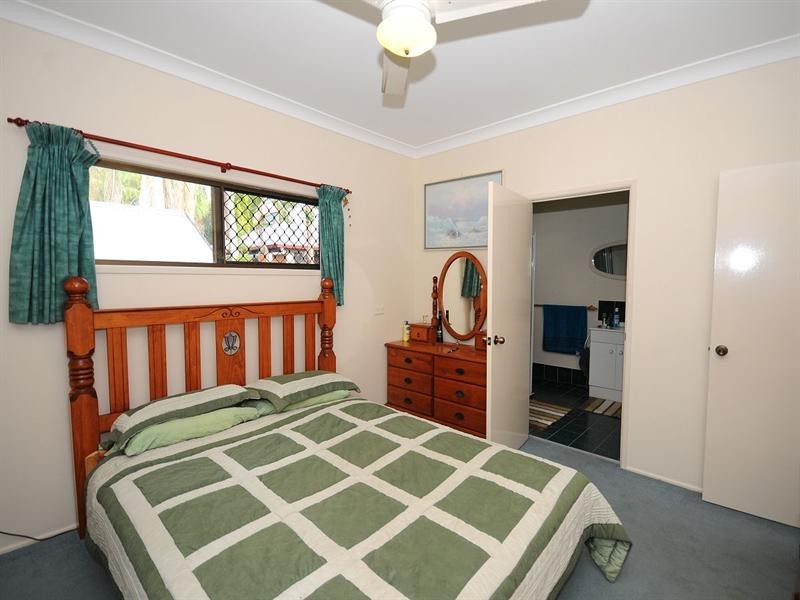 73 Dayman Street, Urangan QLD 4655
