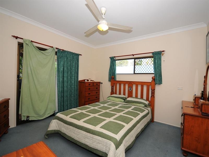 73 Dayman Street, Urangan QLD 4655