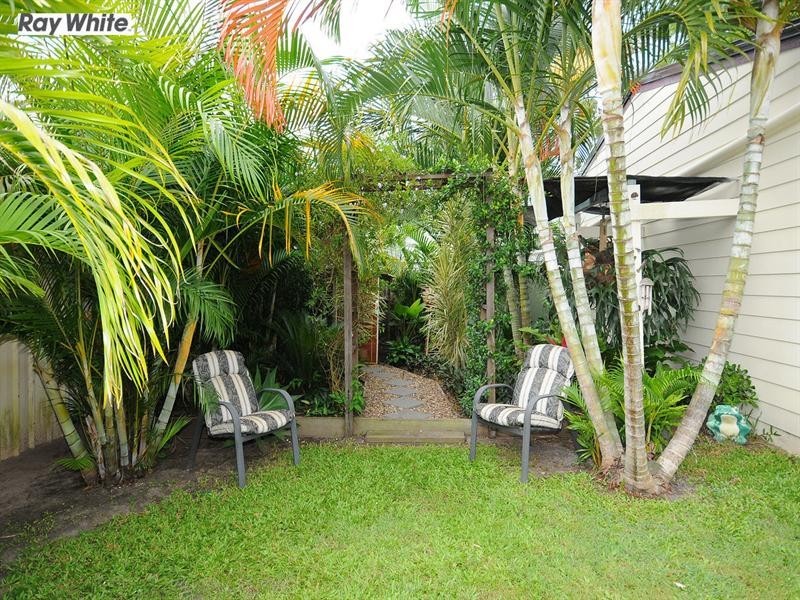 73 Dayman Street, Urangan QLD 4655