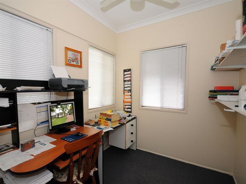 73 Dayman Street, Urangan QLD 4655