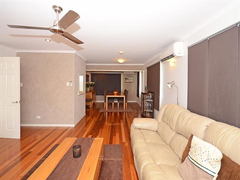 11 Winbirra Way, Scarness QLD 4655