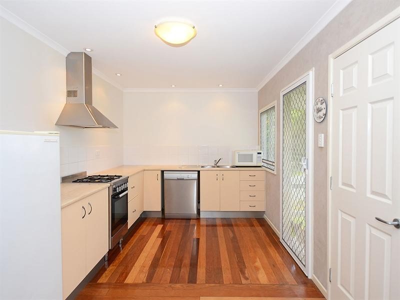 11 Winbirra Way, Scarness QLD 4655