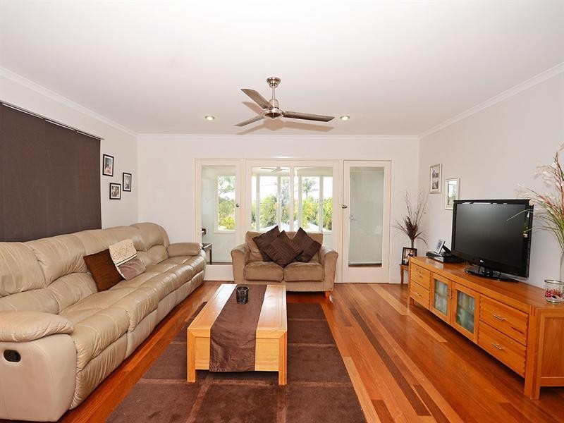 11 Winbirra Way, Scarness QLD 4655