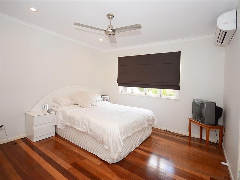 11 Winbirra Way, Scarness QLD 4655