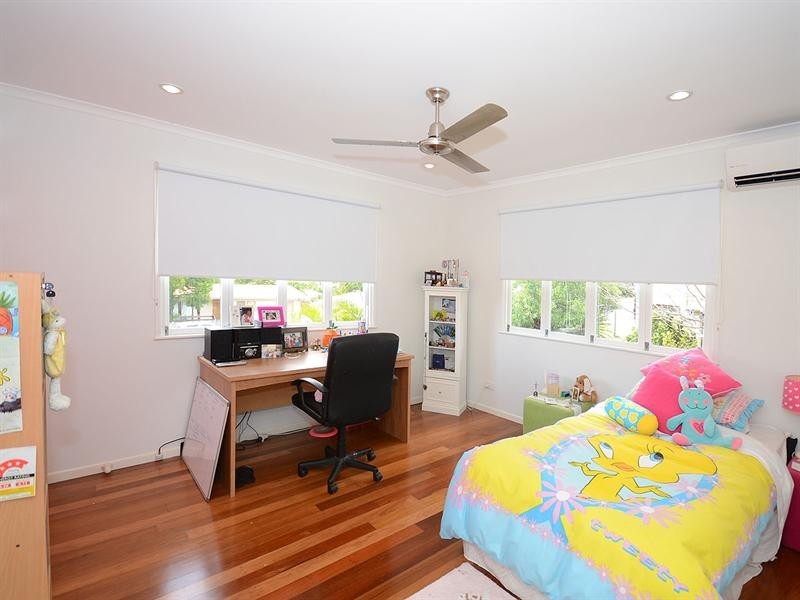 11 Winbirra Way, Scarness QLD 4655