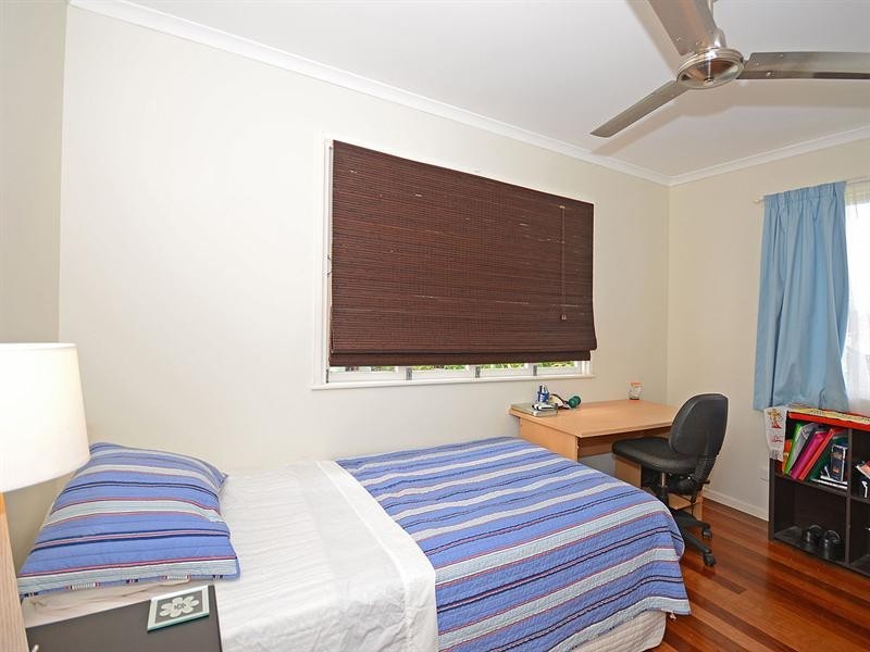 11 Winbirra Way, Scarness QLD 4655