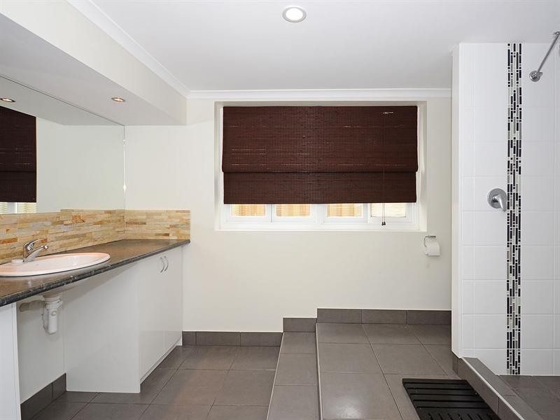 11 Winbirra Way, Scarness QLD 4655