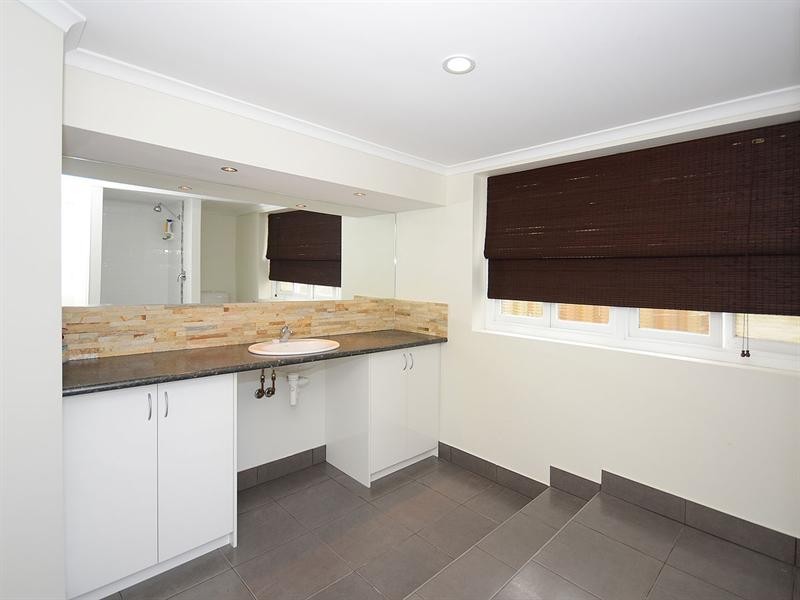 11 Winbirra Way, Scarness QLD 4655