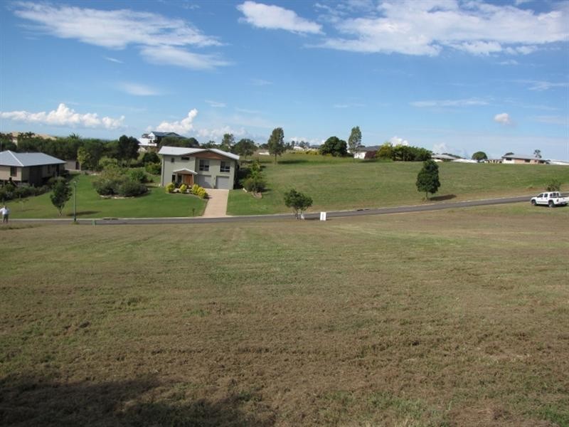 4 Edgewater Court, Hervey Bay QLD 4655