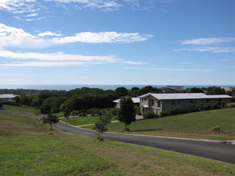 4 Edgewater Court, Hervey Bay QLD 4655